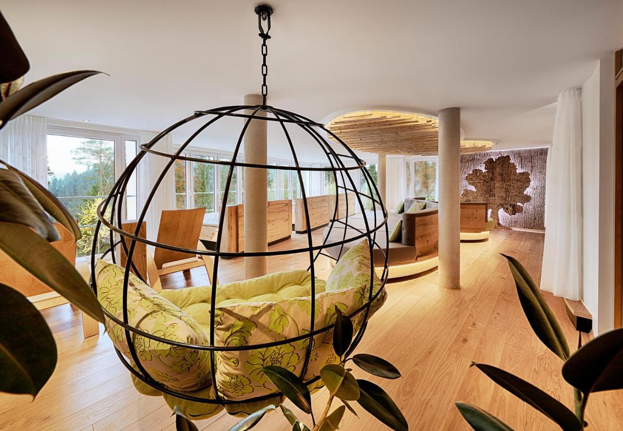 Hotel Kronelamm Im Schwarzwald บาด ไทนาค-ซาเวลชไตน์ ภายนอก รูปภาพ